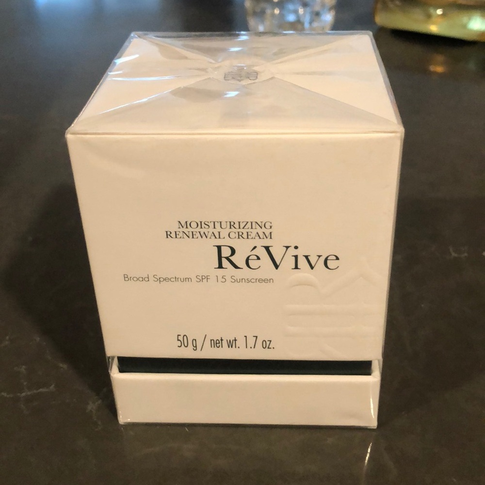ReVive Skincare Moisturizing Renewal Cream SPF 15